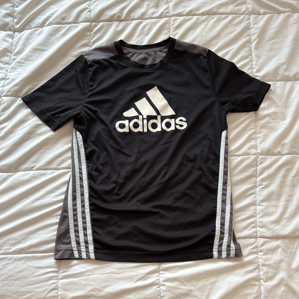 Adidas Men's Black and Gray Short Sleeve Tee